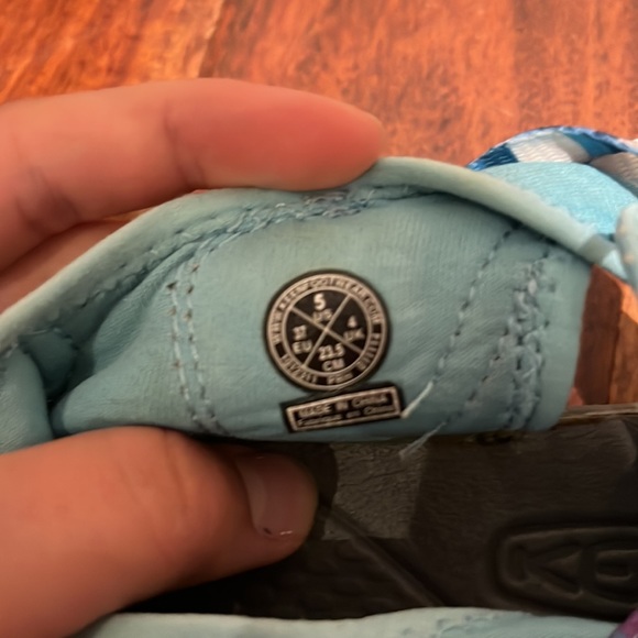 Woman’s Keen Blue Sandals - Picture 4 of 4